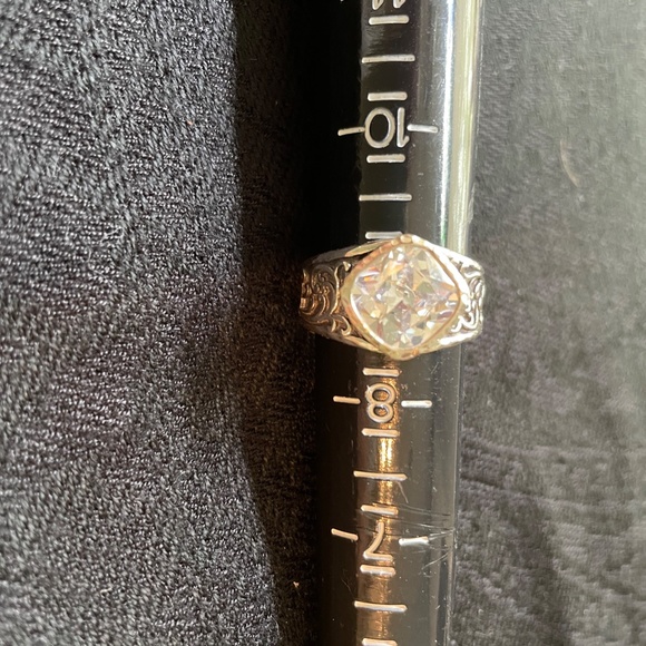 Grace & Heart "Ionia" Ring - Picture 4 of 4